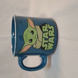 Disney Star Wars Mandalorian Baby Yoda Oversized 20oz. Mug.